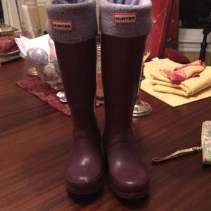 Hunter women’s boots in a gorgeous eggplant color